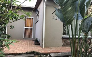 1 Bedroom Garden Cottage in Blairgowrie