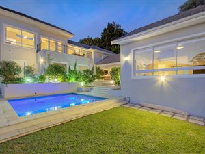 4 Bed House in Helderrand