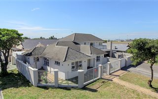 4 Bedroom House in Lansdowne