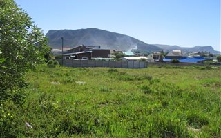 654 m² Land available in Franskraal