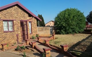 2 Bedroom House in Villa Liza