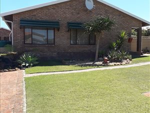 3 Bedroom House in Stilbaai