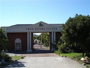 1616 m² Land available in Keurboomstrand