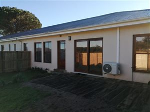 2 Bed House in Sir Lowrys Pass