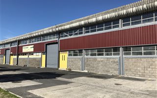 400 m² Industrial space in Retreat