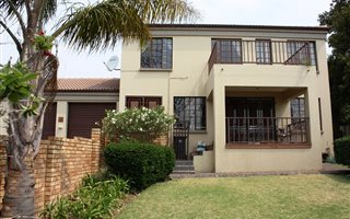 3 Bedroom Duplex in Ruimsig