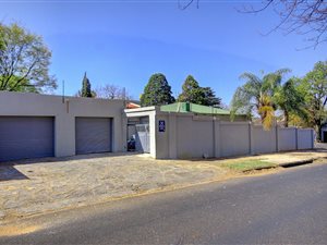 6 Bed House in Westdene