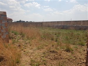580 m² Land available in Selcourt