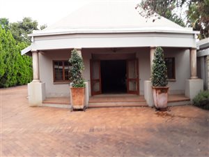 13 Bed House in Riviera