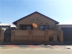 2 Bed House in Dhlamini