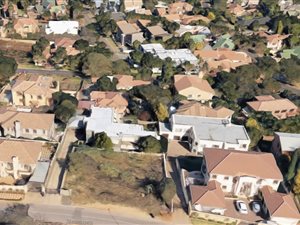 750 m² Land available in Faerie Glen