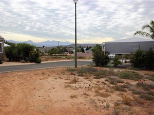 534 m² Land available in Oudtshoorn