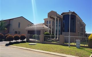4 Bedroom House in Thornhill