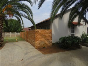 3 Bed House in Mayberry Park