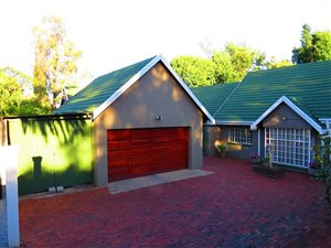 375 m² Commercial space in Bronberrick