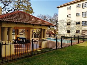 2 Bed Flat in Nieuw Muckleneuk