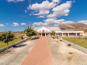 596.5 ha Farm in Worcester and surrounds