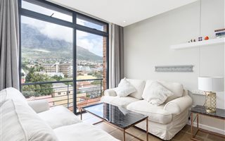 1 Bedroom Apartment in City Bowl