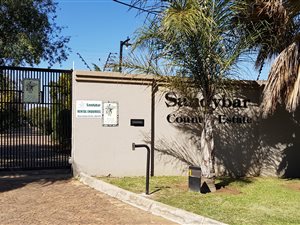 Commercial space in Cloverdene