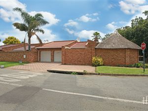 3 Bed House in Edelweiss