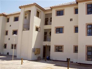 2 Bed Apartment in Vanderbijlpark Central
