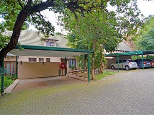 3 Bed Townhouse in Weltevreden Park