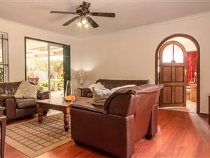 4 Bed House in Klein Nederburg