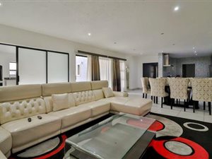 4 Bed House in The Reeds