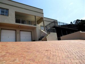 4 Bed House in Blythedale Beach