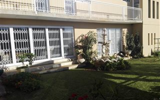 6 Bedroom House in Kameeldrift