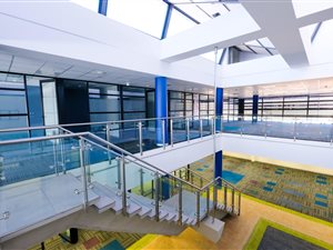 1010 m² Commercial space in Menlo Park