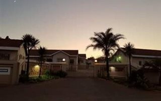 3 Bedroom Townhouse in Vanderbijlpark SE3