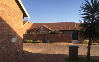 2 Bedroom Simplex in Amberfield