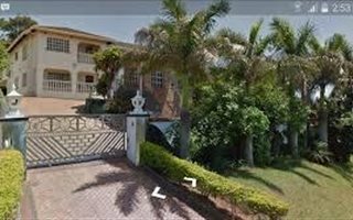 15 Bedroom House in Orient Hills