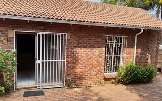 1 Bedroom Garden Cottage in Sydenham