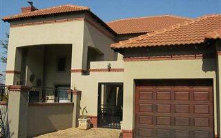 3 Bedroom House in Olympus