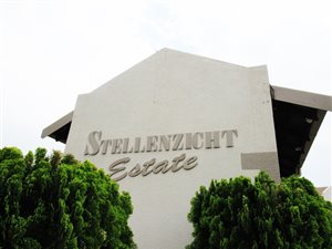 2 Bed Townhouse in Meyersdal