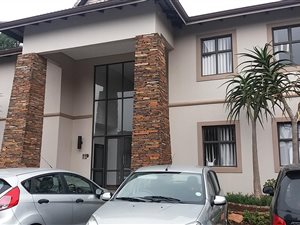 130 m² Commercial space in Kloof