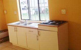 1 Bedroom Garden Cottage in Kensington