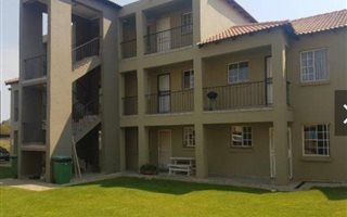 1 Bedroom Apartment in Mooivallei Park