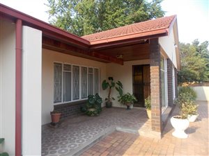 5 Bed House in Daggafontein