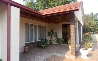 5 Bedroom House in Daggafontein