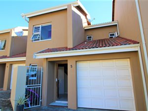 3 Bedroom Townhouse in Beacon Bay