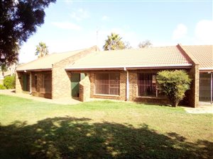 3 Bed House in Falcon Ridge