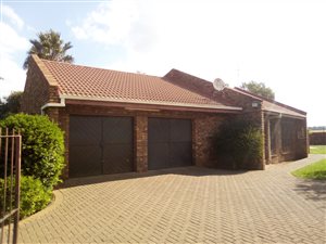 3 Bed House in Falcon Ridge