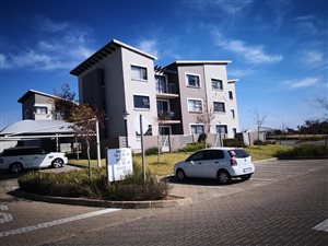 2 Bed Apartment in Dainfern