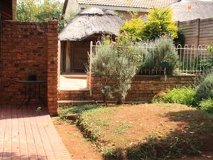3 Bed House in Heuweloord
