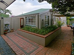 7 Bed House in Melville