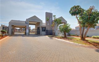 791 m² Land available in Willowbrook
