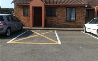 3 Bedroom Apartment in Veld En Vlei